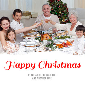 圣诞一家人摄影照片_一家人在圣诞大餐中举杯祝酒的合成图像