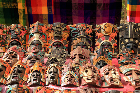 印度文化摄影照片_五颜六色的玛雅人掩盖了丛林中的印度文化