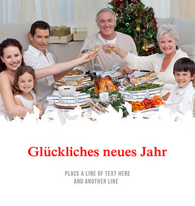 一家人在圣诞大餐中举杯祝酒的合成图像