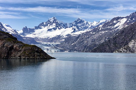阿拉斯加冰川湾的近景与全球变暖和气候变化融化冰川概念