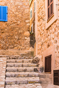 老石摄影照片_地中海老村的石梯台阶