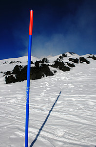 “西西里岛埃特纳火山上的雪”