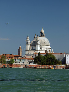 威尼斯 - 从朱代卡运河看到的礼炮大教堂