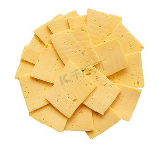 白色背景上的切片奶酪