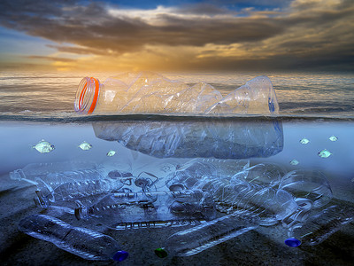 自然灾难摄影照片_海滩、海洋、自然和环境保护概念上的塑料垃圾