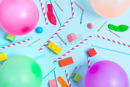 中秋节活动策划摄影照片_多彩的生日派对设计 明亮的庆祝活动策划理念 新的华丽装饰 气球 五彩纸屑 蜡烛 庆祝节日设计 派对需要