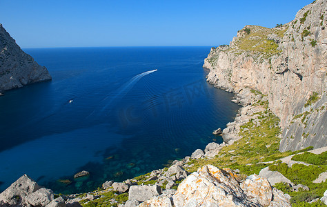 马尔福门托角的美丽海滩湾 Cala Figuera