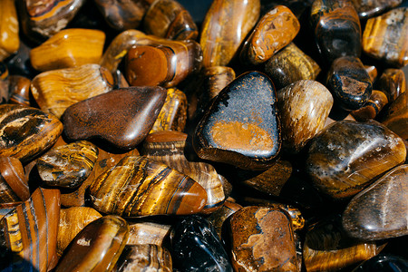 虎眼和鹰眼宝石作为矿物岩石