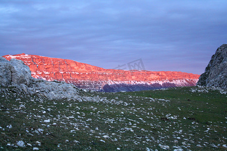 山间的夕阳红