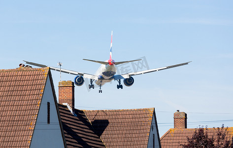 英国航空公司波音 777 降落在希思罗机场