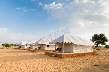 沙漠中的帐篷露营地酒店