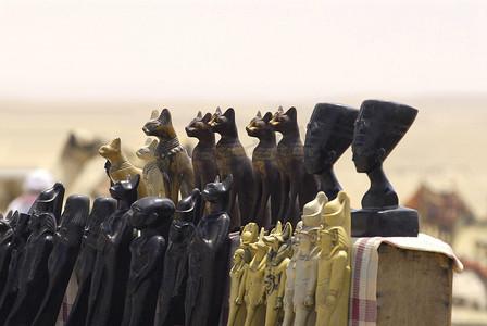小雕像在埃及