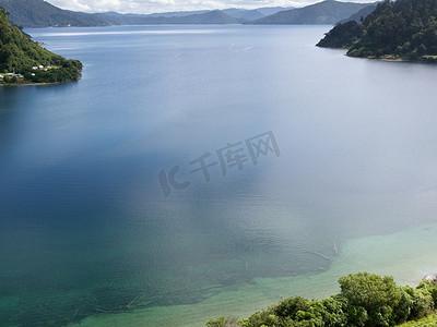 新西兰北岛 Urewera NP 的怀卡雷莫阿纳湖