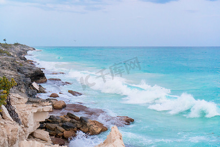 古巴的海岸和石头背景