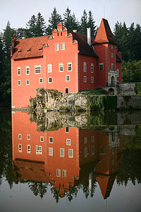 捷克共和国的红水城堡——Cervena Lhota