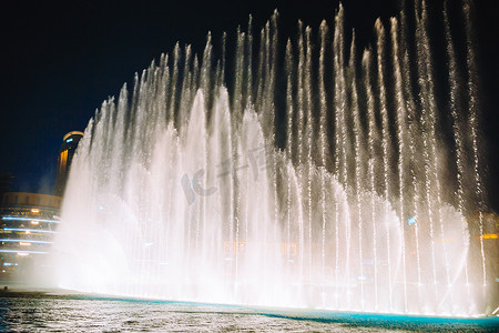 迪拜舞蹈喷泉精彩晚间表演
