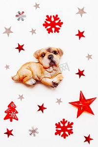 圣诞假期背景与装饰品和 2018 年新年符号-狗。