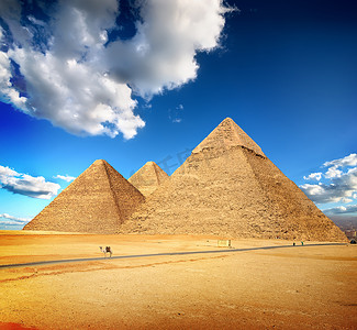 埃及金字塔psd摄影照片_吉萨金字塔