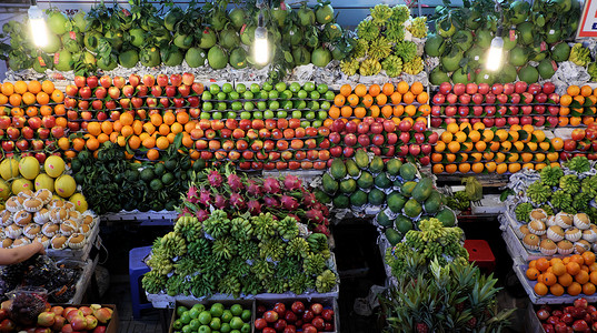 安排摄影照片_水果店，农贸市场的农产品