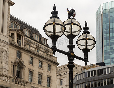英格兰银行附近的旧伦敦市街灯