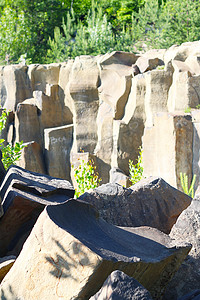 玄武岩石头和柱子背景