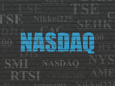 股市指数概念：纳斯达克在背景墙上