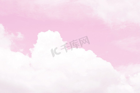 模糊的天空柔和的粉红色云彩，模糊的天空柔和的粉红色柔和的背景，爱情人节背景，粉红色的天空清晰柔和的柔和的背景，粉红色柔和的模糊天空壁纸