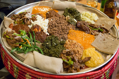 Injera be wot，传统埃塞俄比亚食物