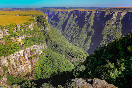 福塔雷萨峡谷和丛林谷在阳光明媚的日子，巴西南里奥格兰德州