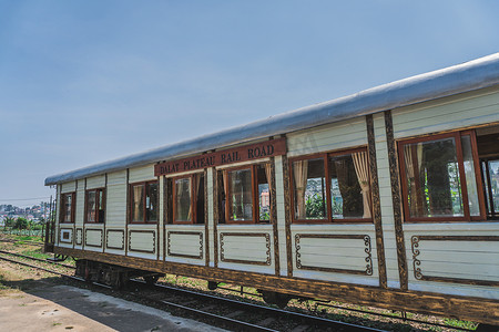 古站是著名的地方，旅行者的历史目的地，有铁路、古董火车运输游客参观越南大叻