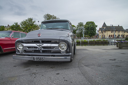 1956 年福特 f100 皮卡的绝佳范例