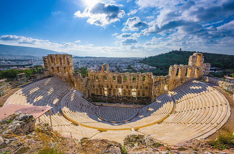 精美圆形花纹摄影照片_上城斜坡上的古希腊 Odeon 剧院，雅典，Gre