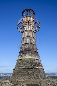 惠特福德灯塔 (Whitford Lighthouse) 是高尔佩尼 (Gower Peni) 上的一座维多利亚式铸铁废墟