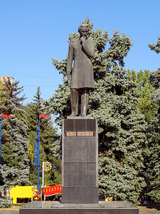 阿拉木图 - 哈萨克作家肖坎·瓦利哈诺夫雕像