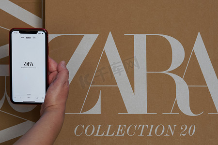 Zara 西班牙服装品牌网上送货箱。