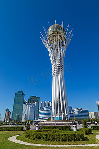 哈萨克斯坦地标摄影照片_Baiterek 塔的视图