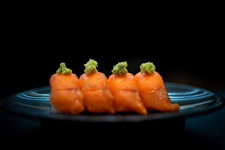 稻盛和夫摄影照片_日本料理设置不同类型的寿司