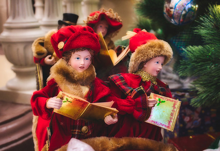 经典传统玩具娃娃圣诞颂歌歌手