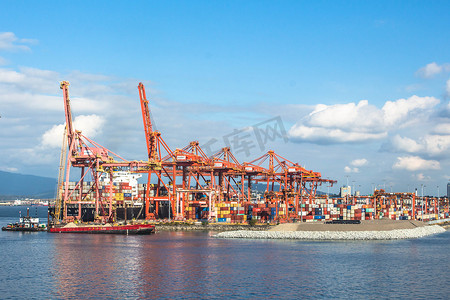 加拿大温哥华的集装箱港口码头。