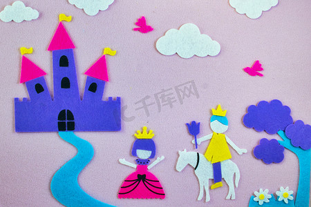 与公主和王子在梦幻城堡前相爱的可爱童话场景