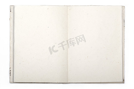 封面摄影照片_打开日记与日本纸隔离在白色