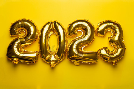 金箔气球的 2023 年新年快乐概念