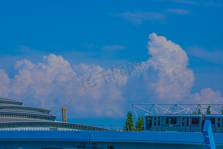 cloud摄影照片_Yurikamome Tokyo Rinkai 高速铁路和 Credit Cloud