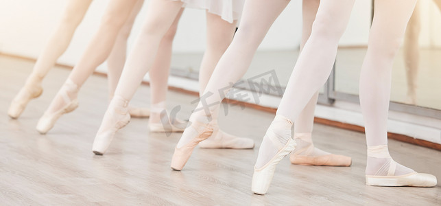 健身、艺术和芭蕾舞蹈课程培训在工作室或中心练习创意舞蹈，健康运动课程。