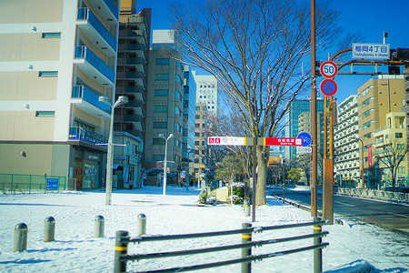 雪中​​的仙台站东口
