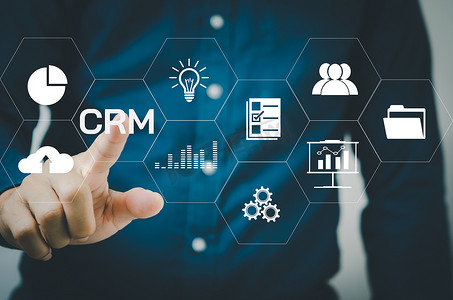 CRM 客户关系管理自动化系统软件。虚拟屏幕概念上的业务技术。
