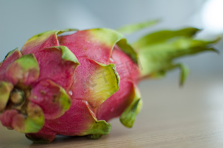 粉色火龙果摄影照片_新鲜成熟的有机火龙果或火龙果、火龙果。