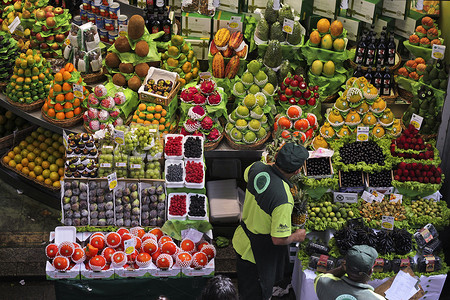 圣保罗市场的热带水果盒