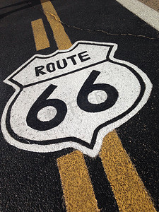 66 号公路标志。