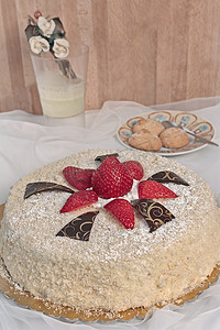 蛋糕用草莓和装饰品